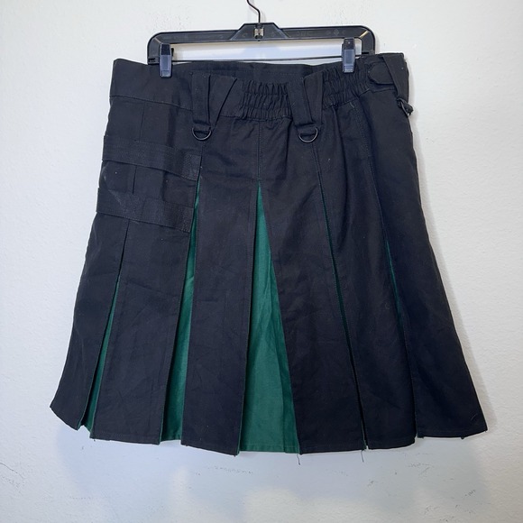 Versatta Gothic Mini KILT Black Dark Green Belt Loops Size Large - Picture 3 of 7